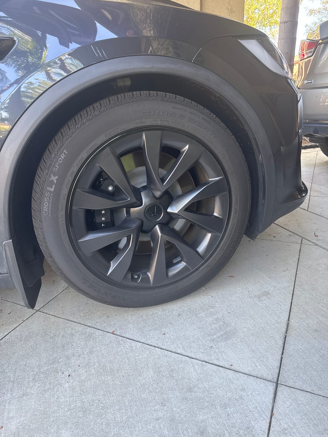 Customer photo review of Aluminum Alloy Wheel Rim Protector Rim Case for Tesla All Models (4 PCS) (2012-2025)