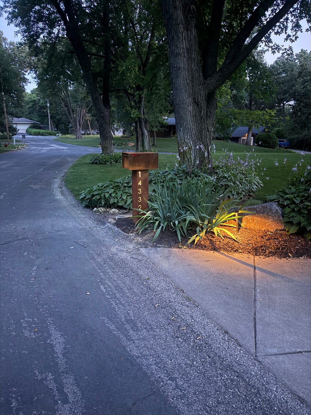 Customer photo review of The Top Notch Mailbox