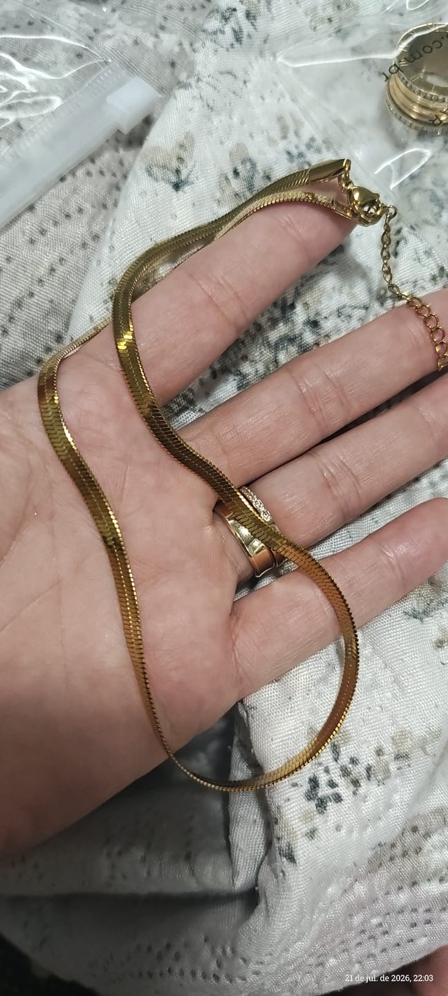 Customer photo review of Colar Malha Snake Dourado Banhado em Ouro 18K