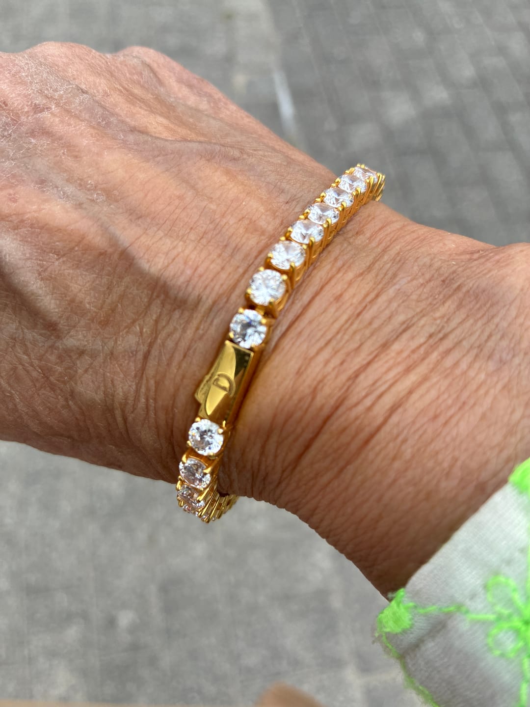 Customer photo review of TENNISBOY BRACELET. - 5MM GOLD