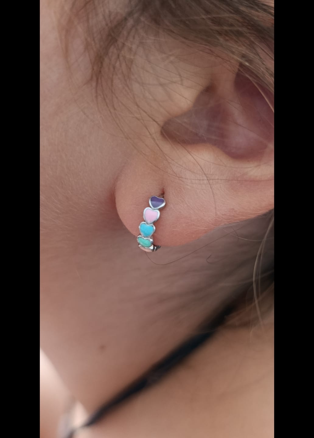 Customer photo review of Pendientes Colorful Love