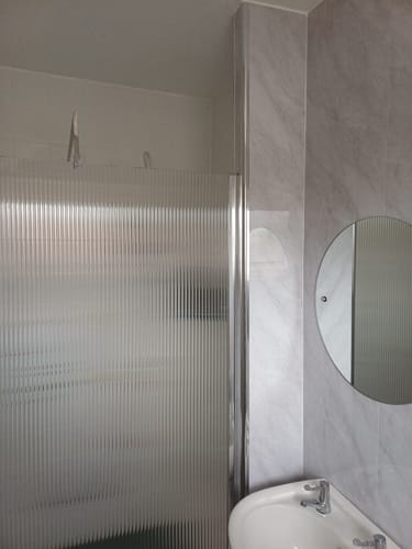 Customer photo review of 800mm Fluted Wetroom Screen with Support Bar - WRFL18580