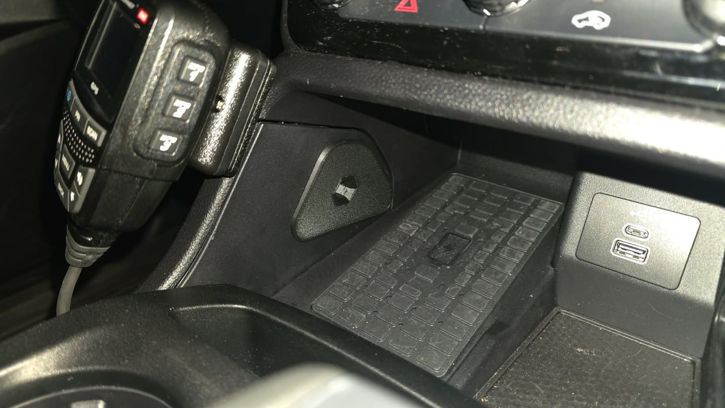Customer photo review of UHF Handpiece Mount - Ford Ranger NextGen & Super Duty & Everest - Centre Console