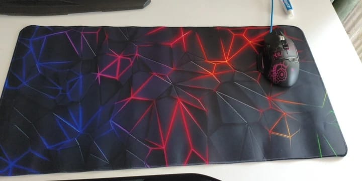 Customer photo review of Large Gaming Hexagonal Geometric Mouse Pad