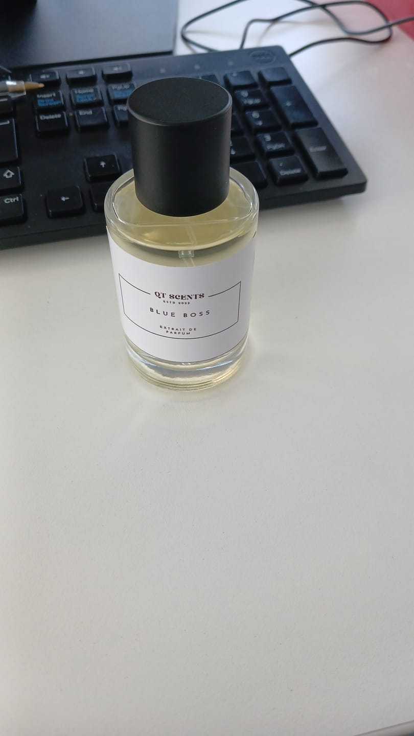 Customer photo review of Blue boss for women -inspired by Dolce and gabbana light blue for women