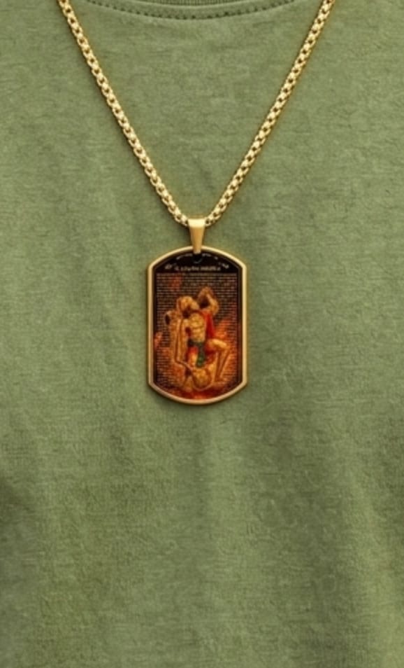 Customer photo review of Hanuman Chalisa Gada Locket for Men