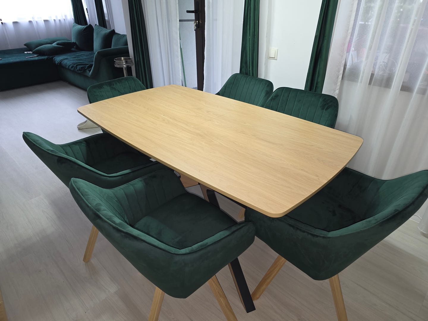 Customer photo review of Masa extensibila JAMES, stejar/negru, 160/220x90x76 cm
