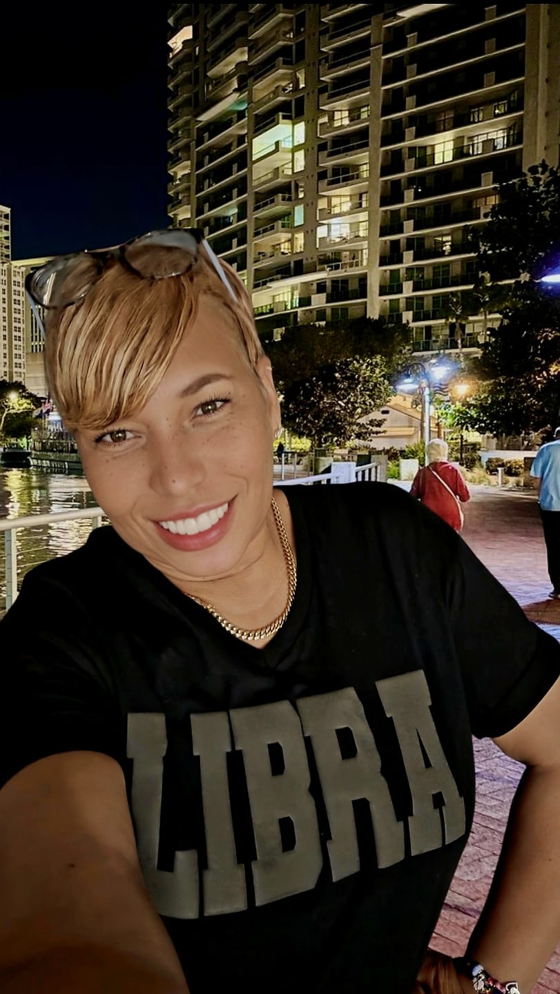 Customer photo review of Puff Libra (Off Black Puff Design)
