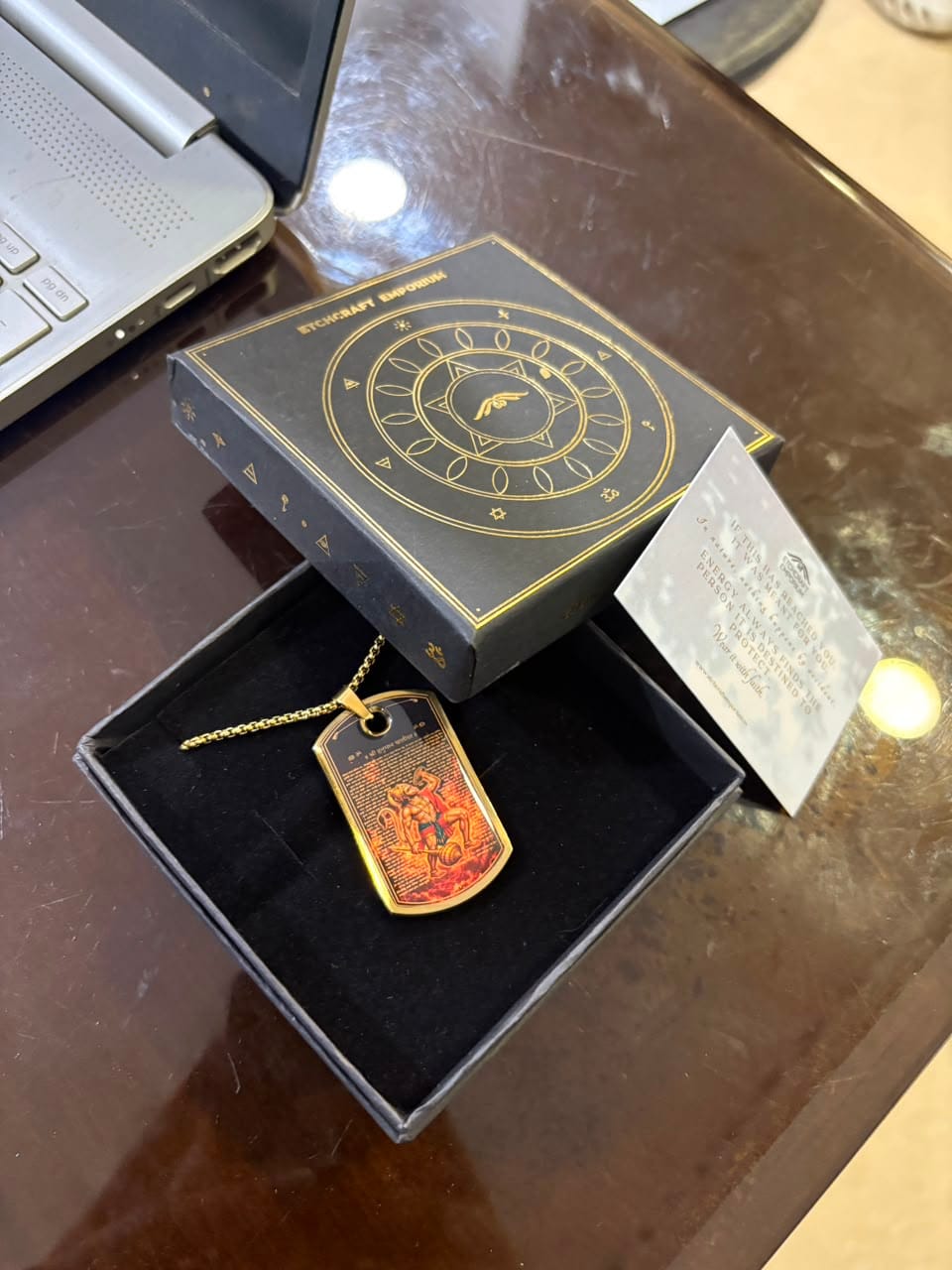 Customer photo review of Hanuman Chalisa Gada Locket for Men