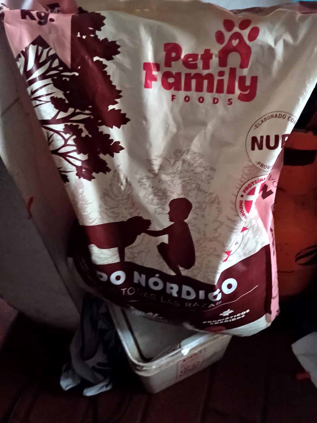 Customer photo review of PetFamily Foods Cerdo Nordico