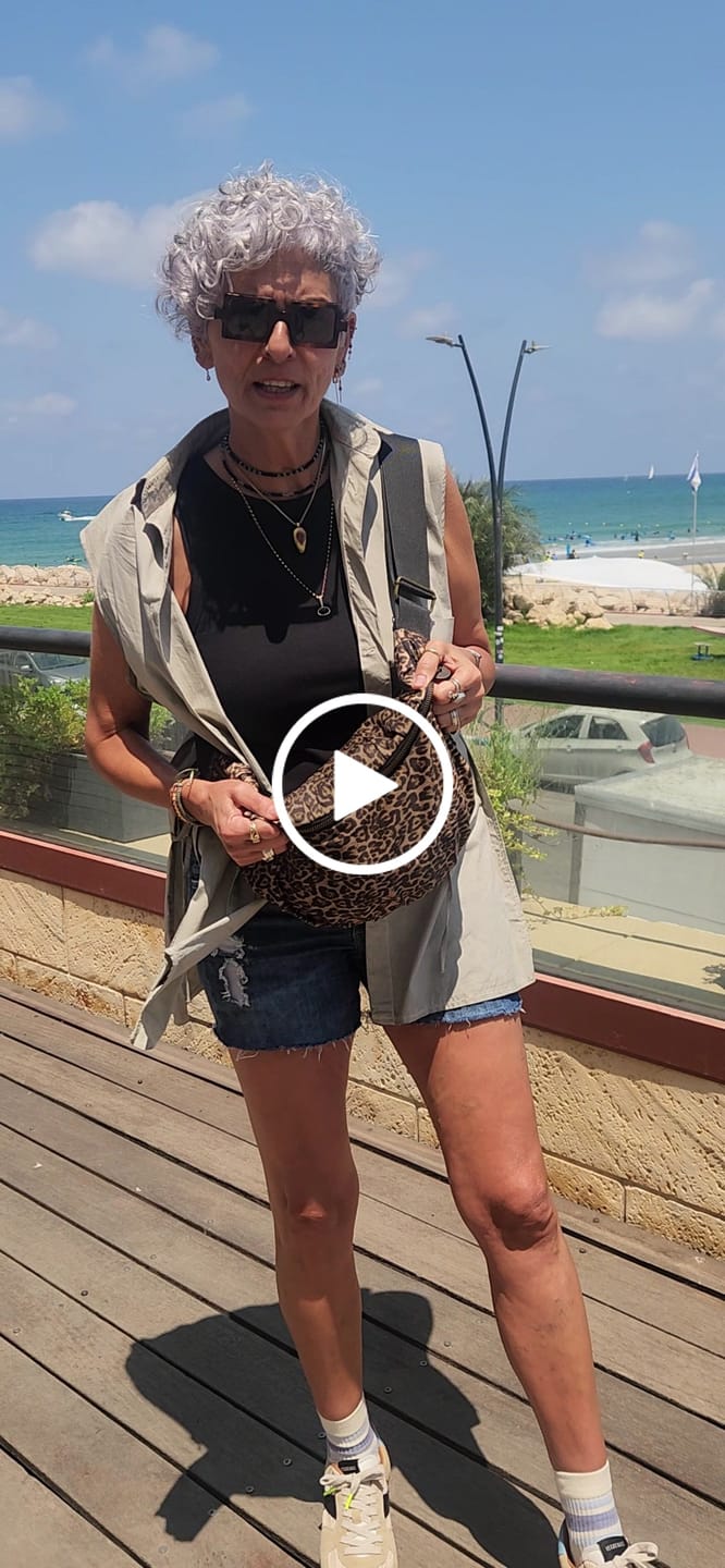 Customer video review of פאוץ׳ גדול מנומר מיטל