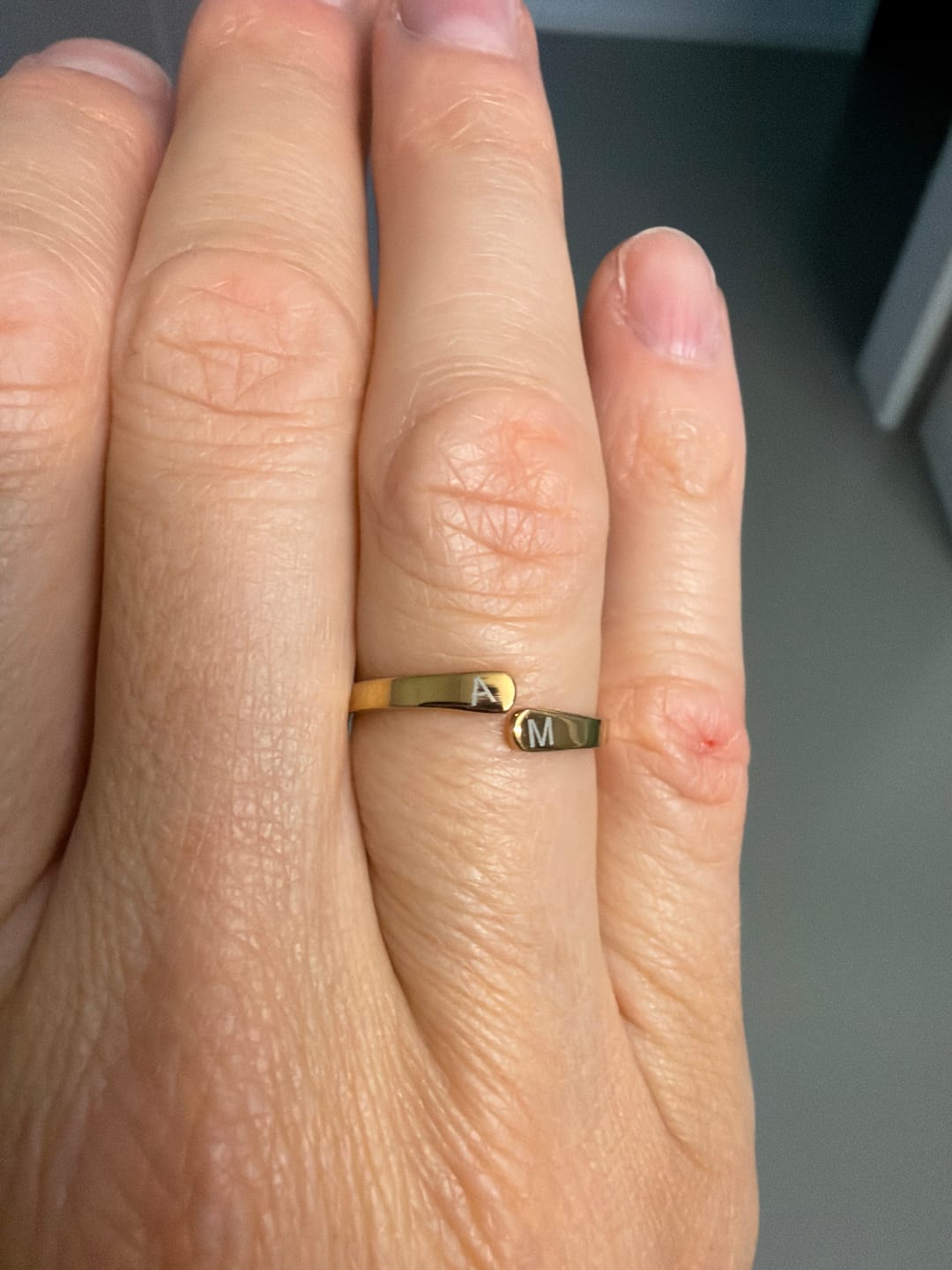 Customer photo review of Whisper verstellbarer Initialring