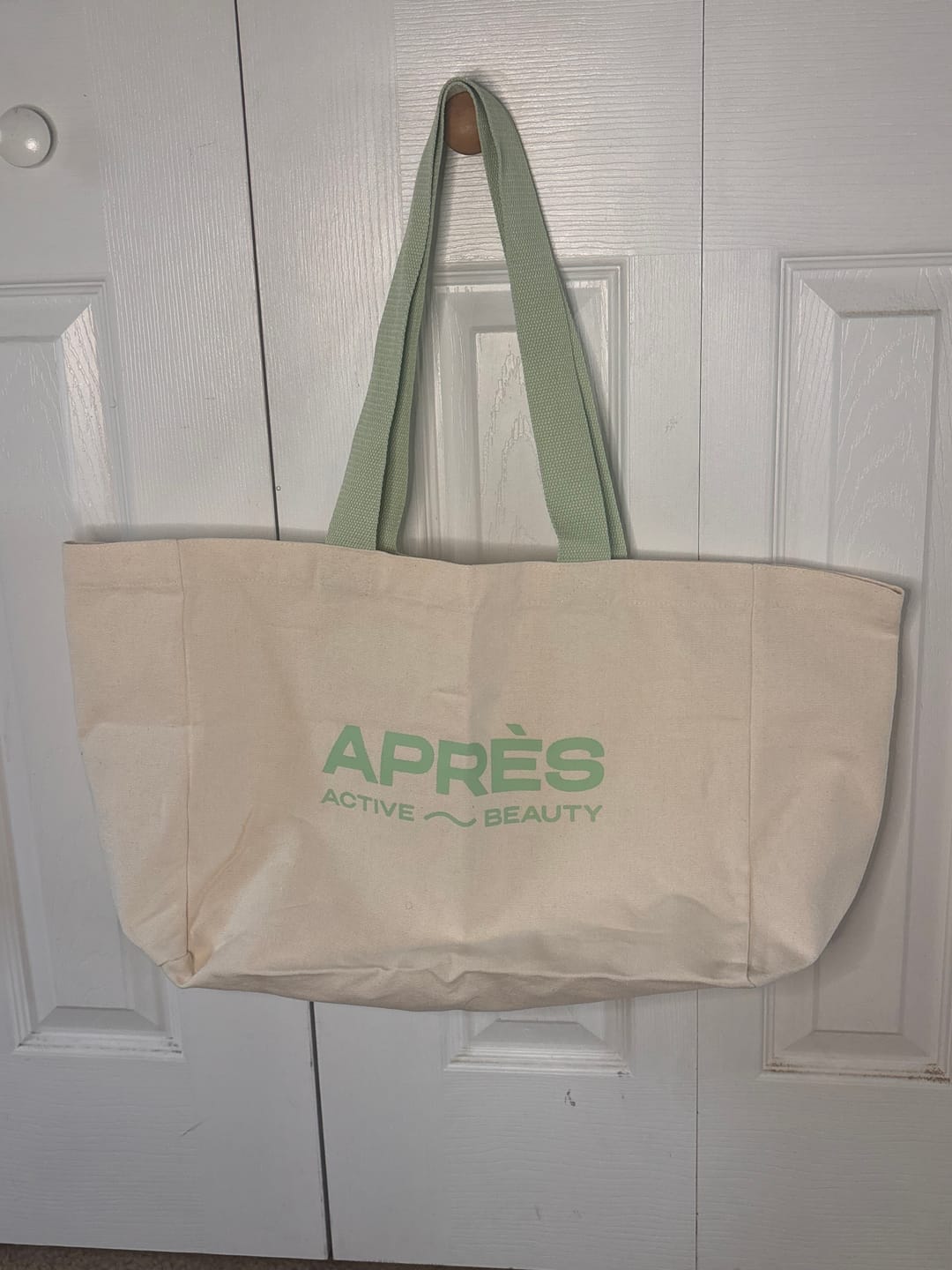 Customer photo review of Après Tote Bag