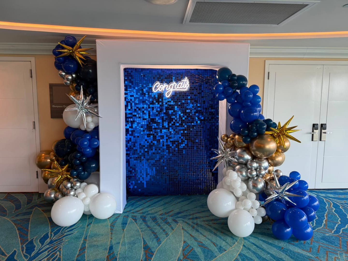 Customer photo review of 6.5x7.5ft 3D Double-Tube Rectangular Arch Backdrop Stand for Party & Event Decoration