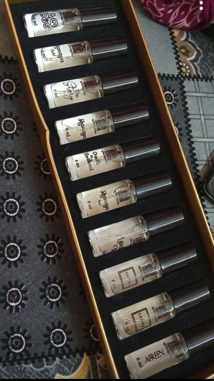 Customer photo review of Perfume Sample Discovery Set – 10 Mini Perfume Sprays (6ml Each)