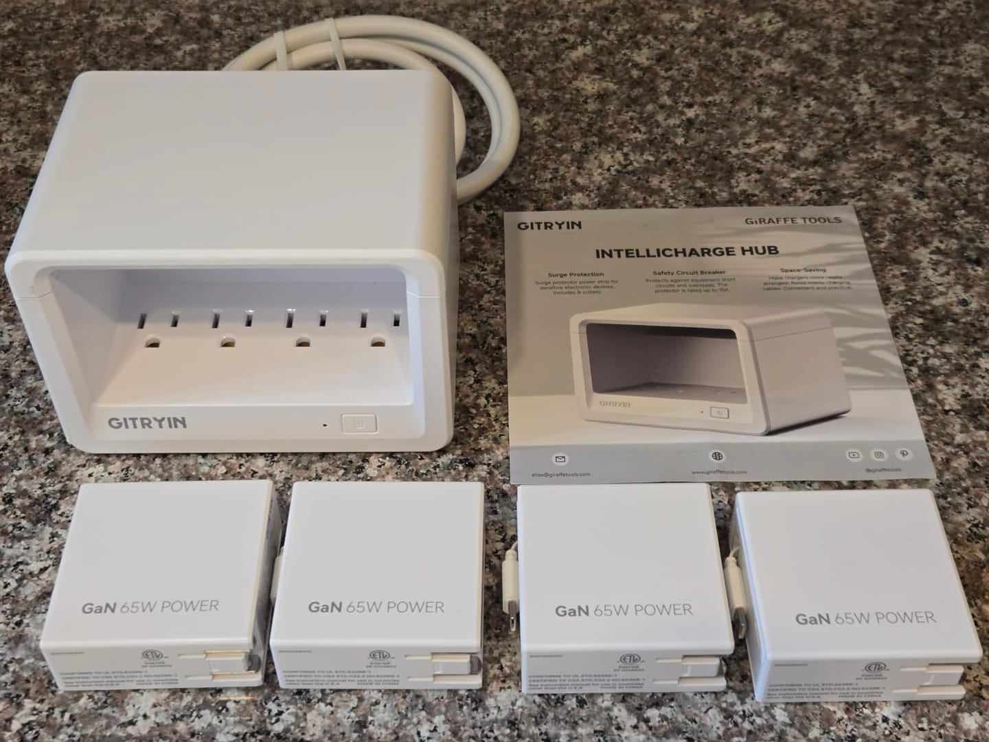 Customer photo review of Gitryin Desktop Charging Station 12-in-1 (65W Combo)