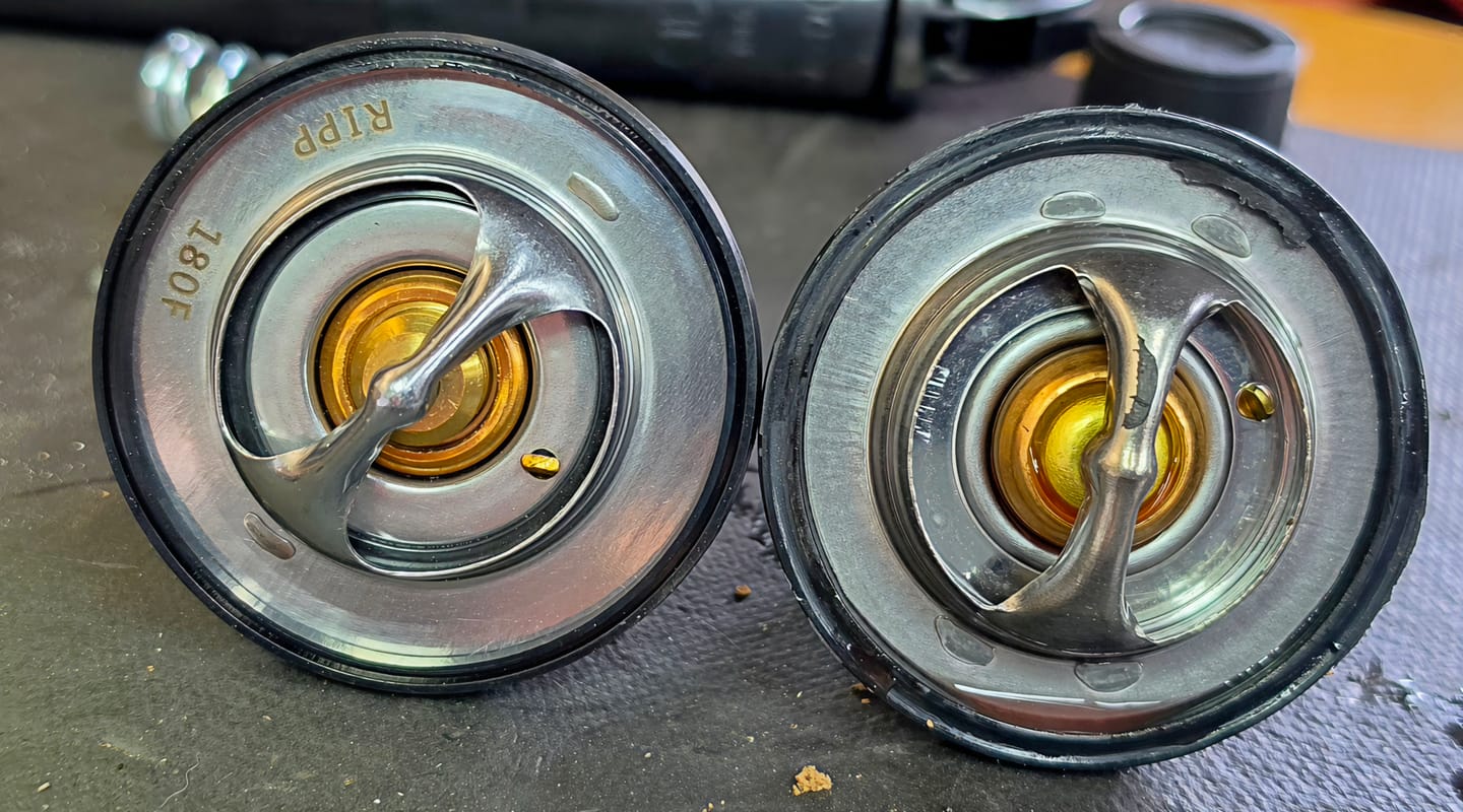 Customer photo review of 180 Degree Thermostat For 5.7L and 6.4L V8 HEMI Engines