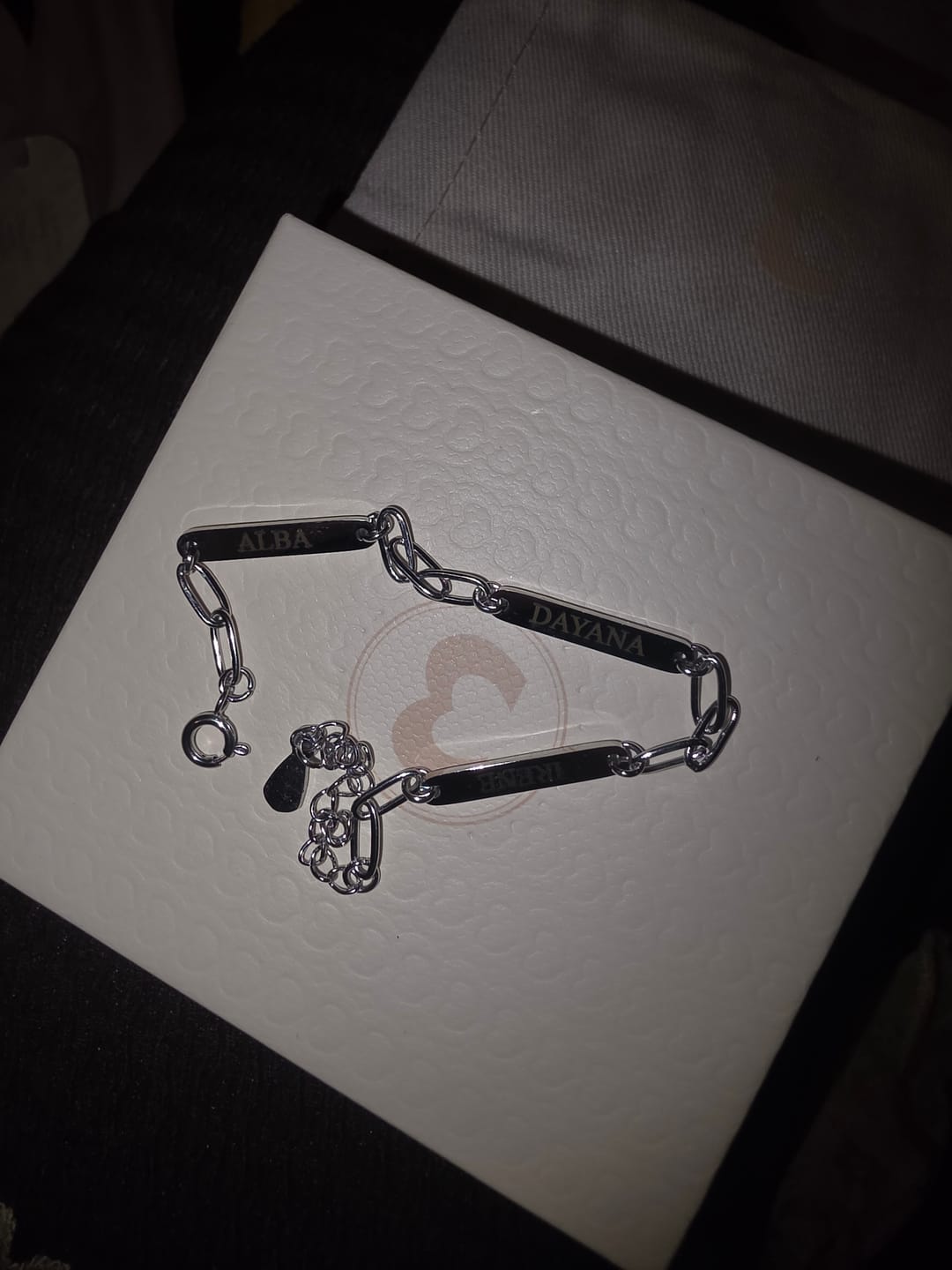 Customer photo review of Pulsera Uniones - Personalizado