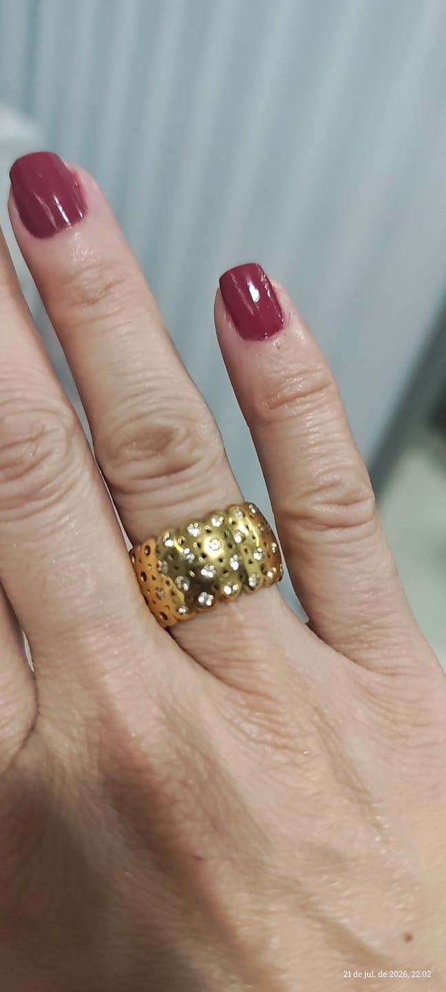 Customer photo review of Anel Valenciana Banhado em Ouro 18K