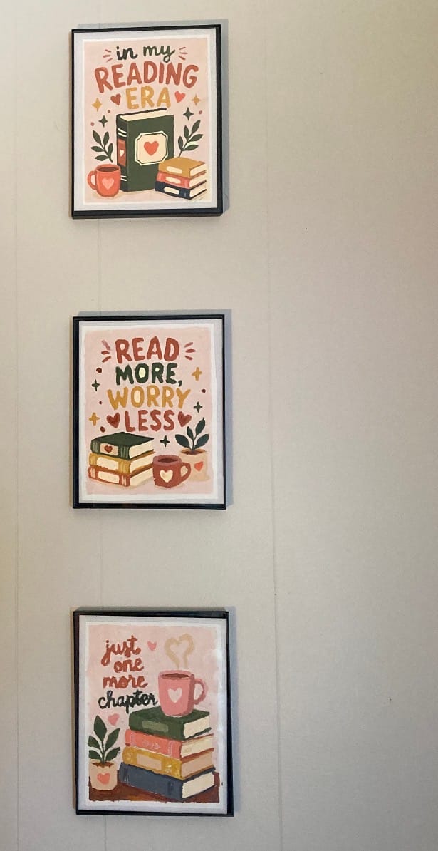 Customer photo review of 6 Mini Paintings - Books & Quotes Set