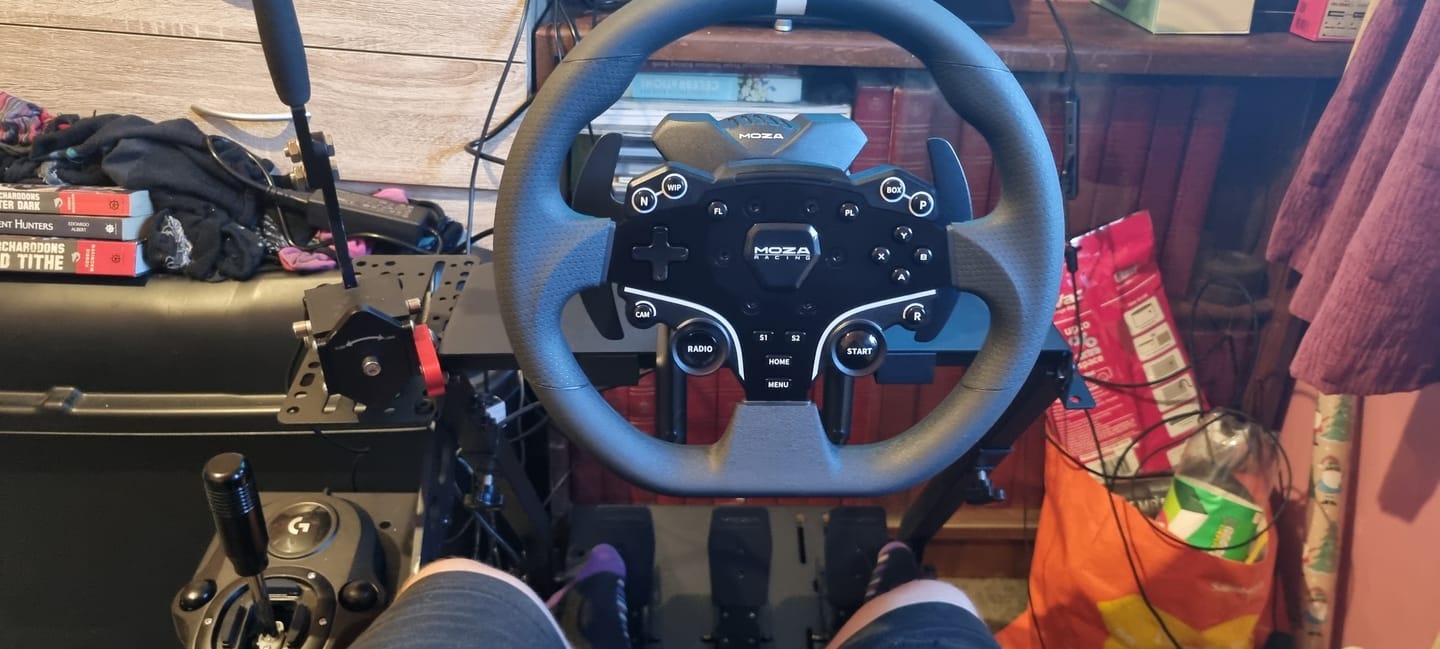 Customer photo review of MOZA RACING R3 Racing Wheel and Pedals for PC