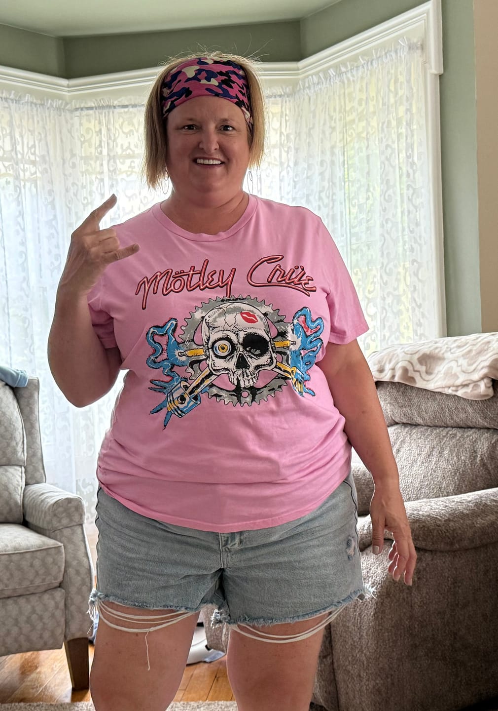 Customer photo review of Judy Blue High Waist Rigid Magic Dad Shorts W/ Cell Phone Pocket