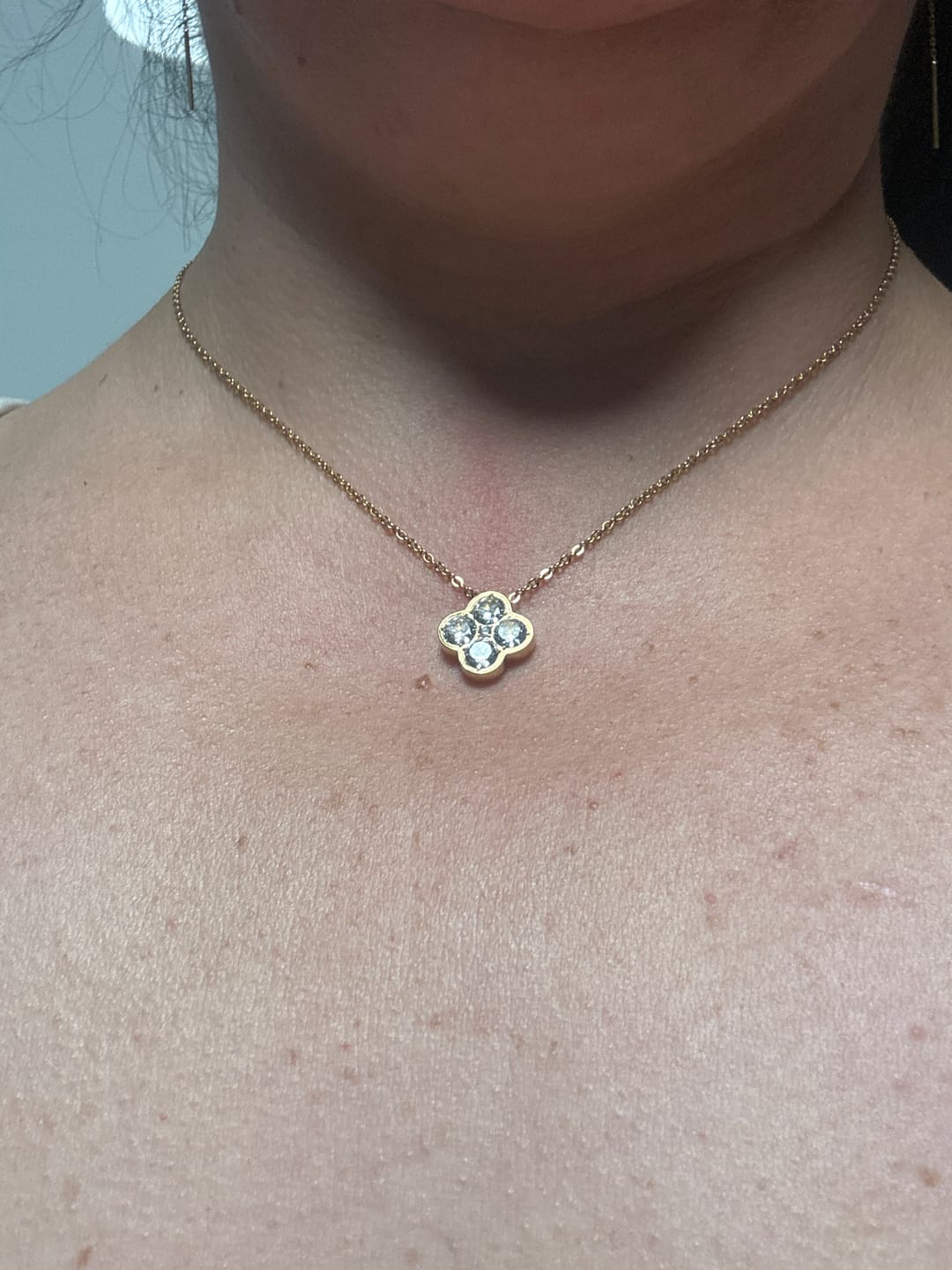 Customer photo review of Crystal Clover Kette | 18K vergoldet