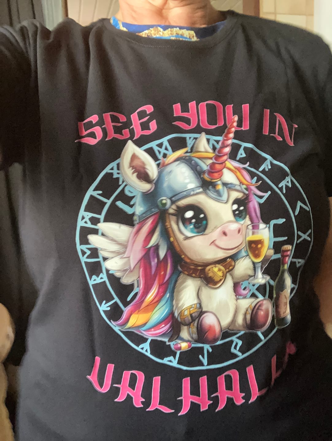 Customer photo review of Wikinger Premiumshirt Backprint Odin schütze uns vor Sturm und Wind.