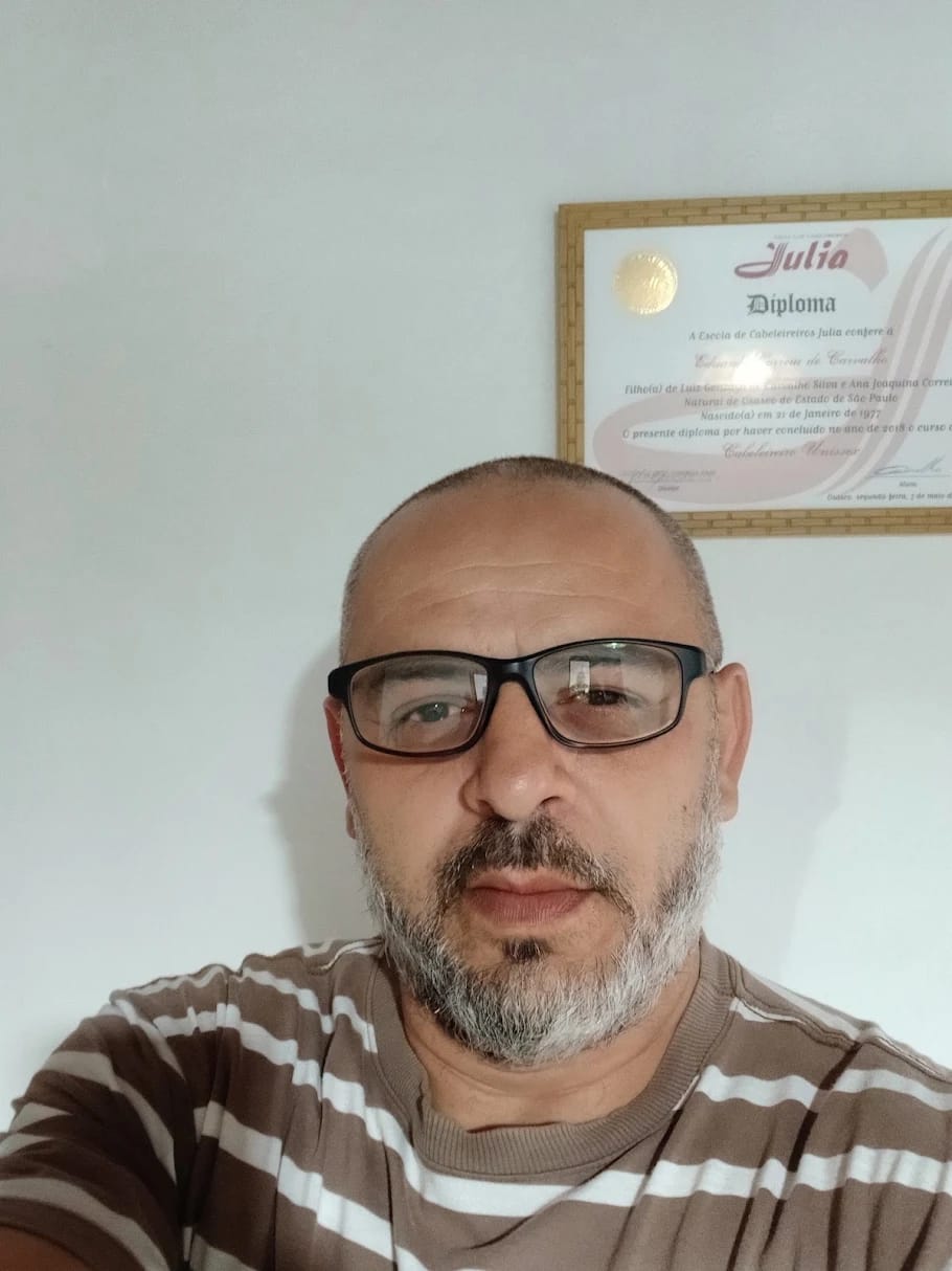 Customer photo review of Óculos de Grau John