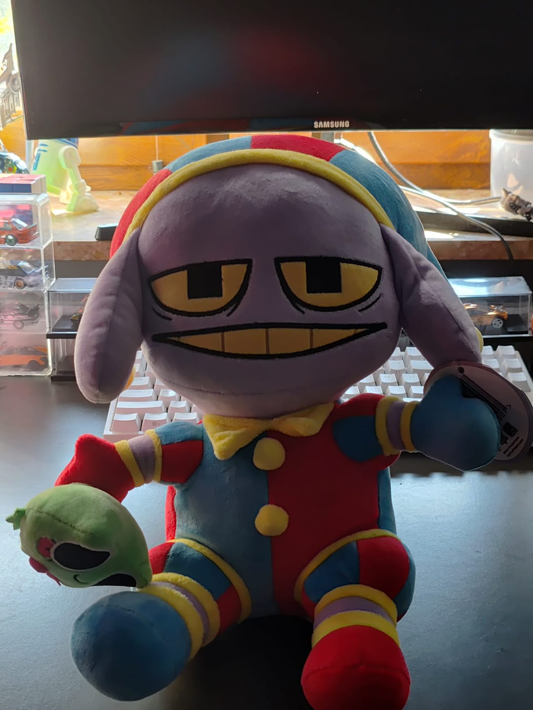 Customer photo review of Pomni-Suit Jax Plush