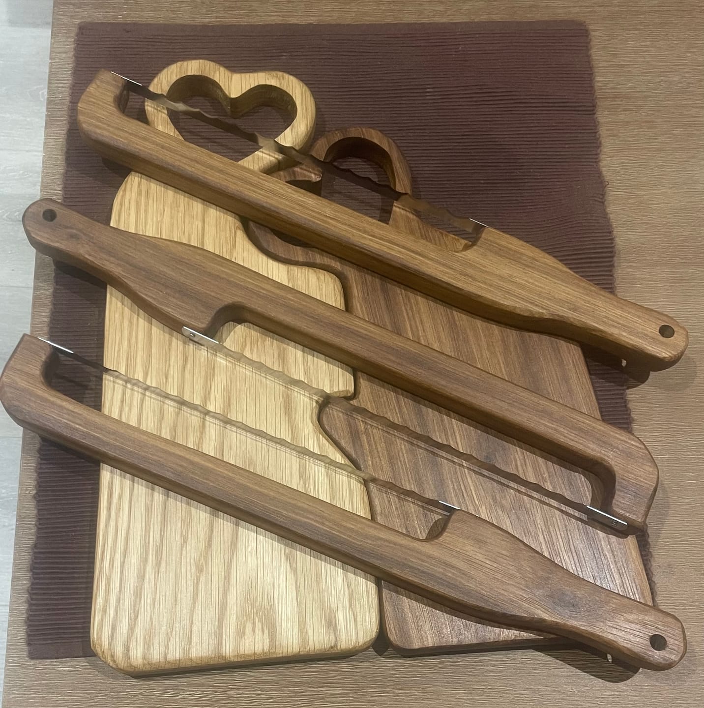 Customer photo review of 15.8X2.0" Bread Cutting Bow Knife 2 Acrylic Router Template