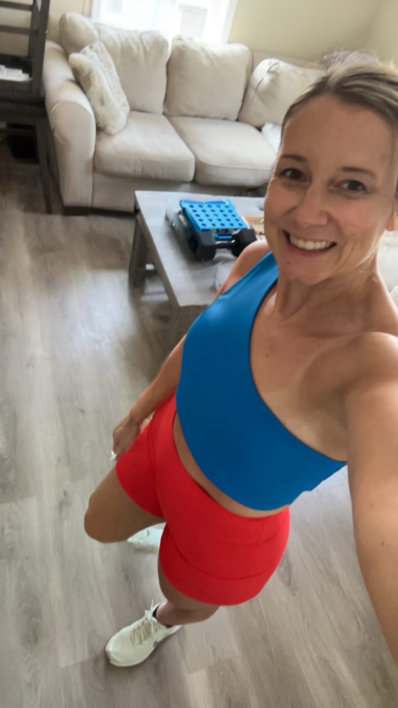Customer photo review of BOLD 4.5" Performance Short