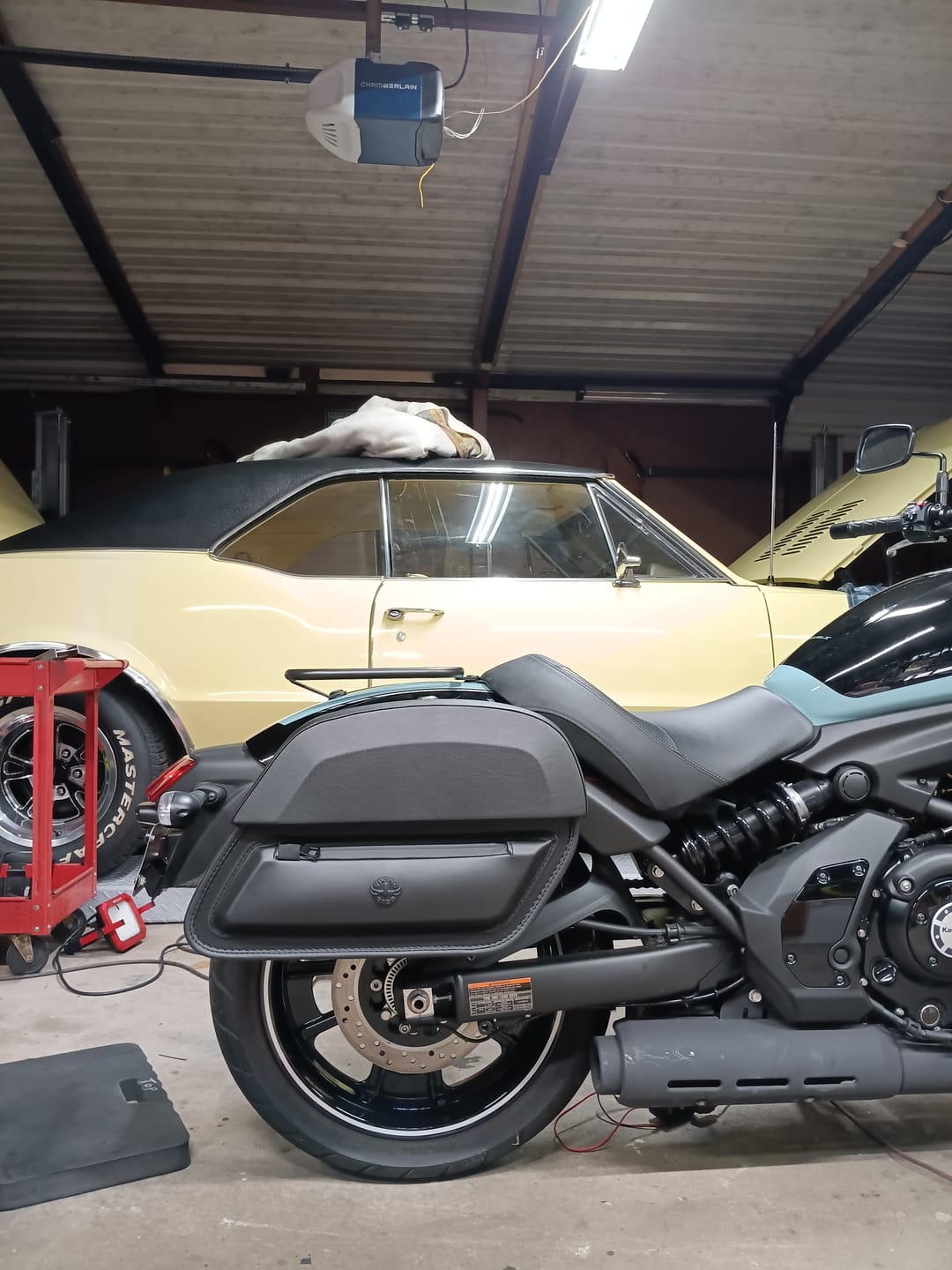 Customer photo review of 28L - Pantheon Medium Hard Mount Kawasaki Vulcan S VN650 Leather Motorcycle Saddlebags