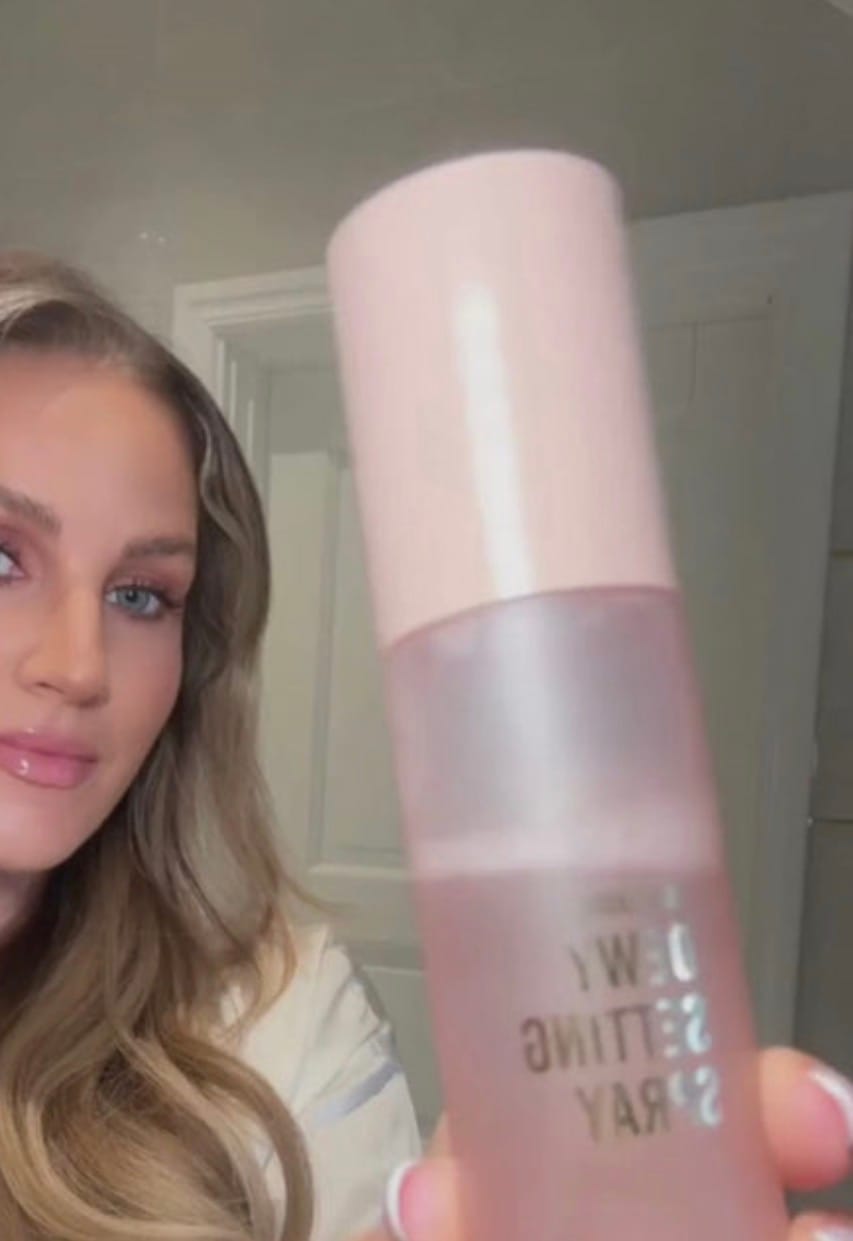 Customer photo review of Long Lasting Dewy Setting Spray