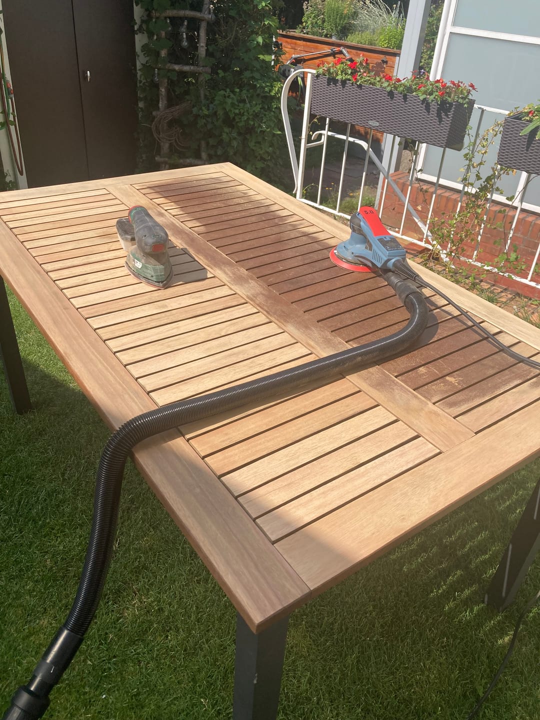 Customer photo review of Neuwertig - 49B FANZWORK Exzenterschleifer 5mm Schleifhub mit 150mm Schleifteller Klett. 350W bürstenlosen EC-Motor, inkl. Tragkoffer FZ-EZ150A
