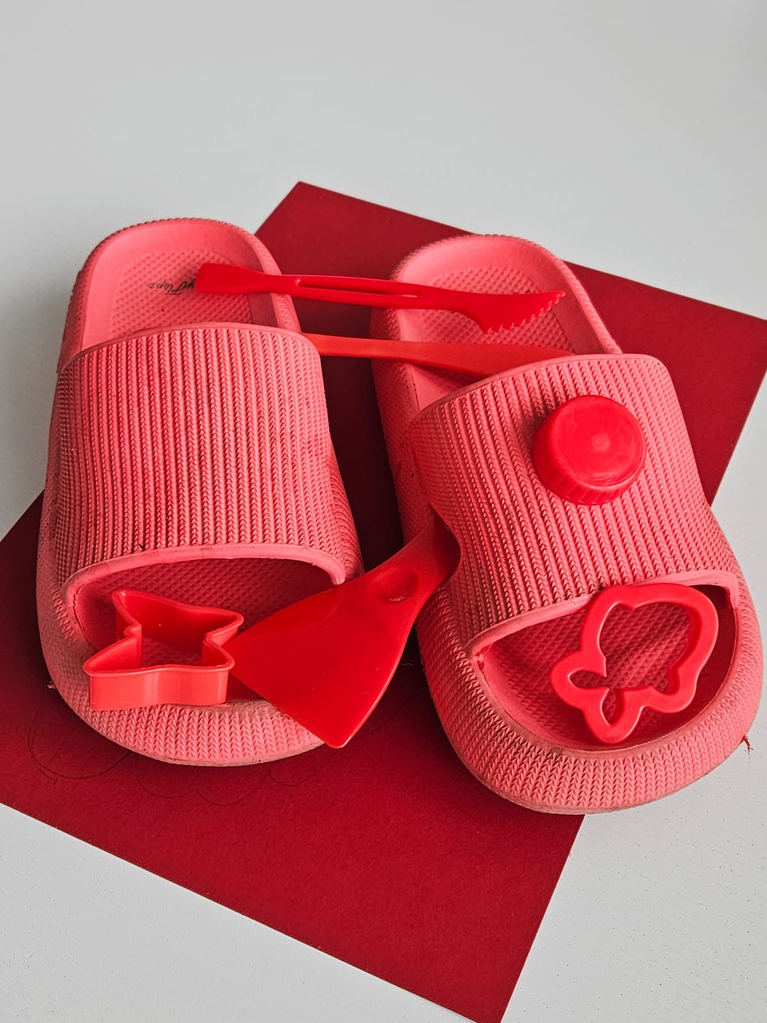 Customer photo review of HappyFlops Kids