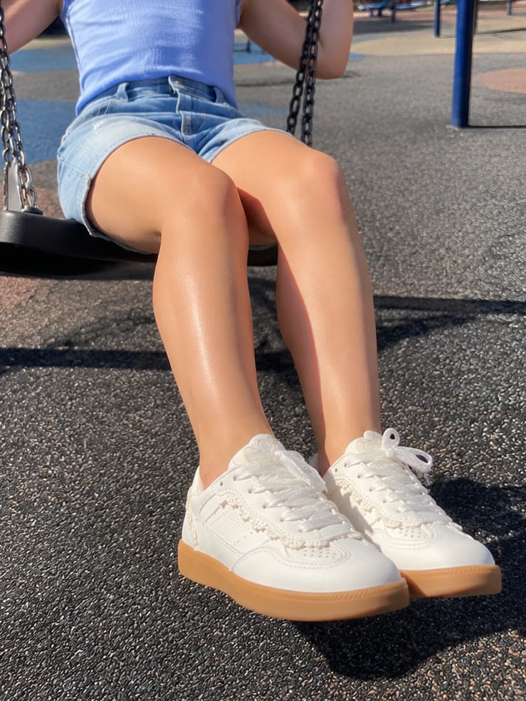 Customer photo review of Lucky Step Kids Floral Ribbon Sneakers