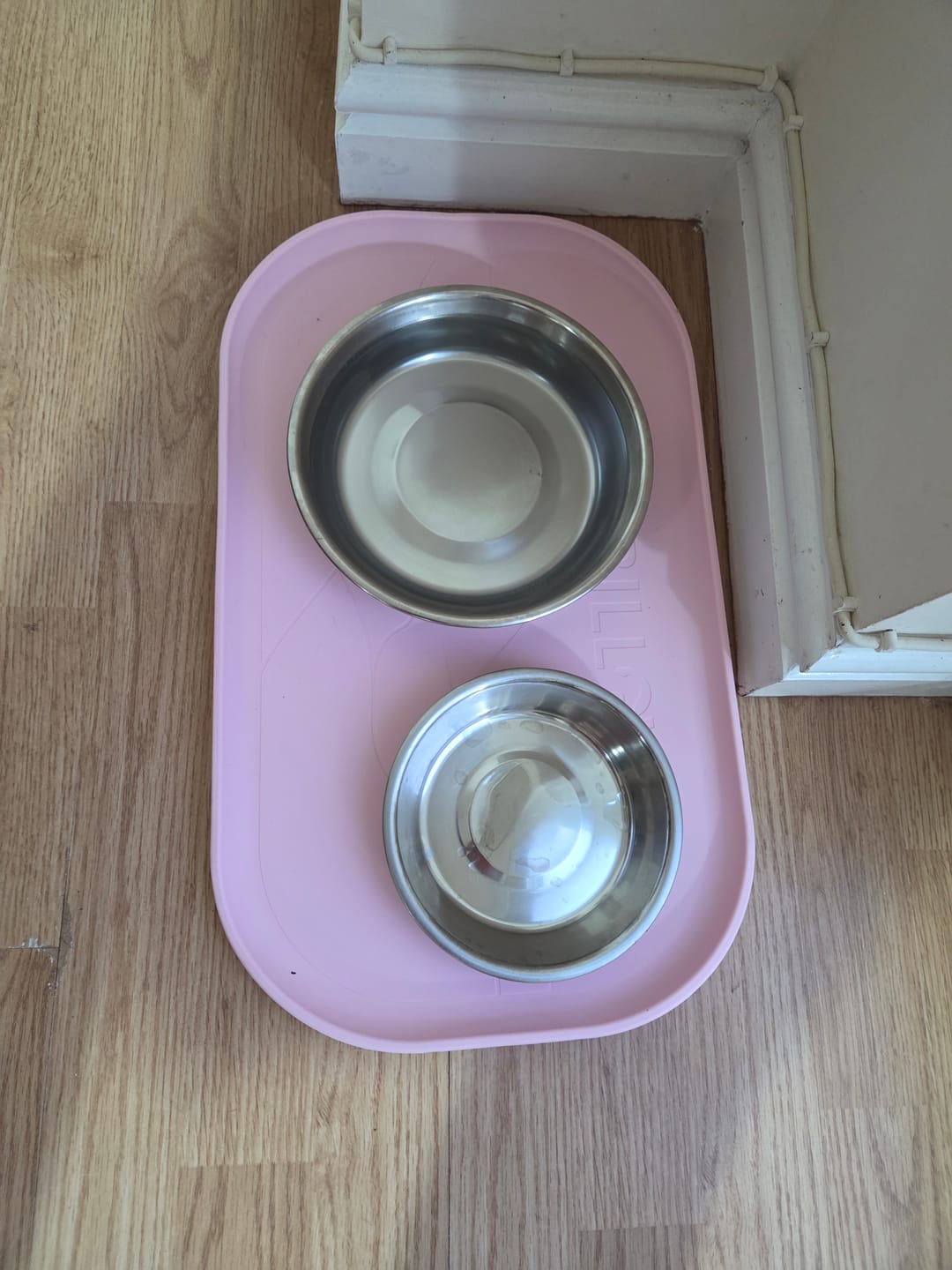 Customer photo review of Dog Bowl Non-Slip Protective Mat