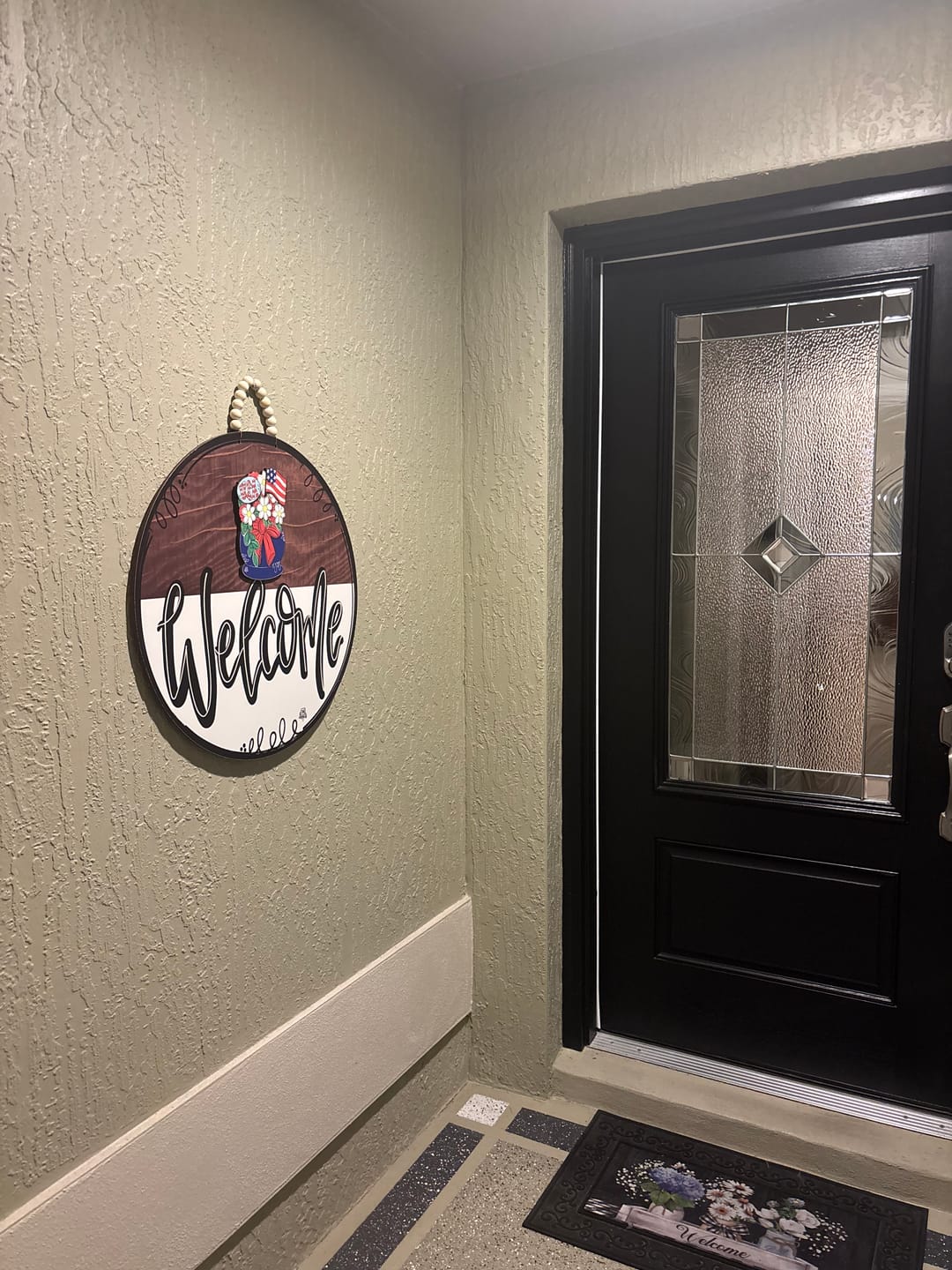 Customer photo review of Classic Stain "Welcome" Hanger + Mini