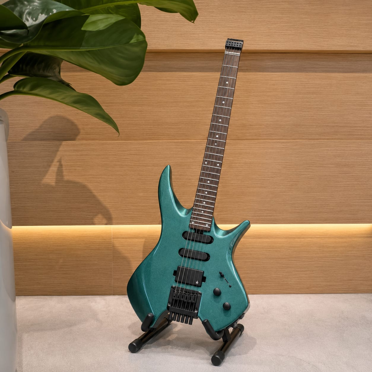 Customer photo review of Donner HLX-500 Guitare Électrique Moderne Sans Tête【ancienne réf. NHL-500】