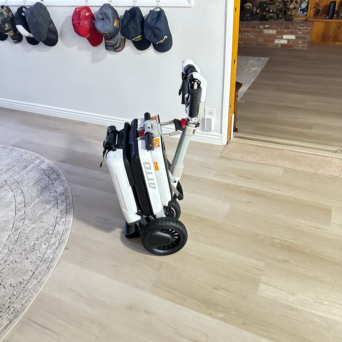 Customer photo review of ATTO MOBILITY SCOOTER, WHITE, WITH BATTERY+USCK - Yan