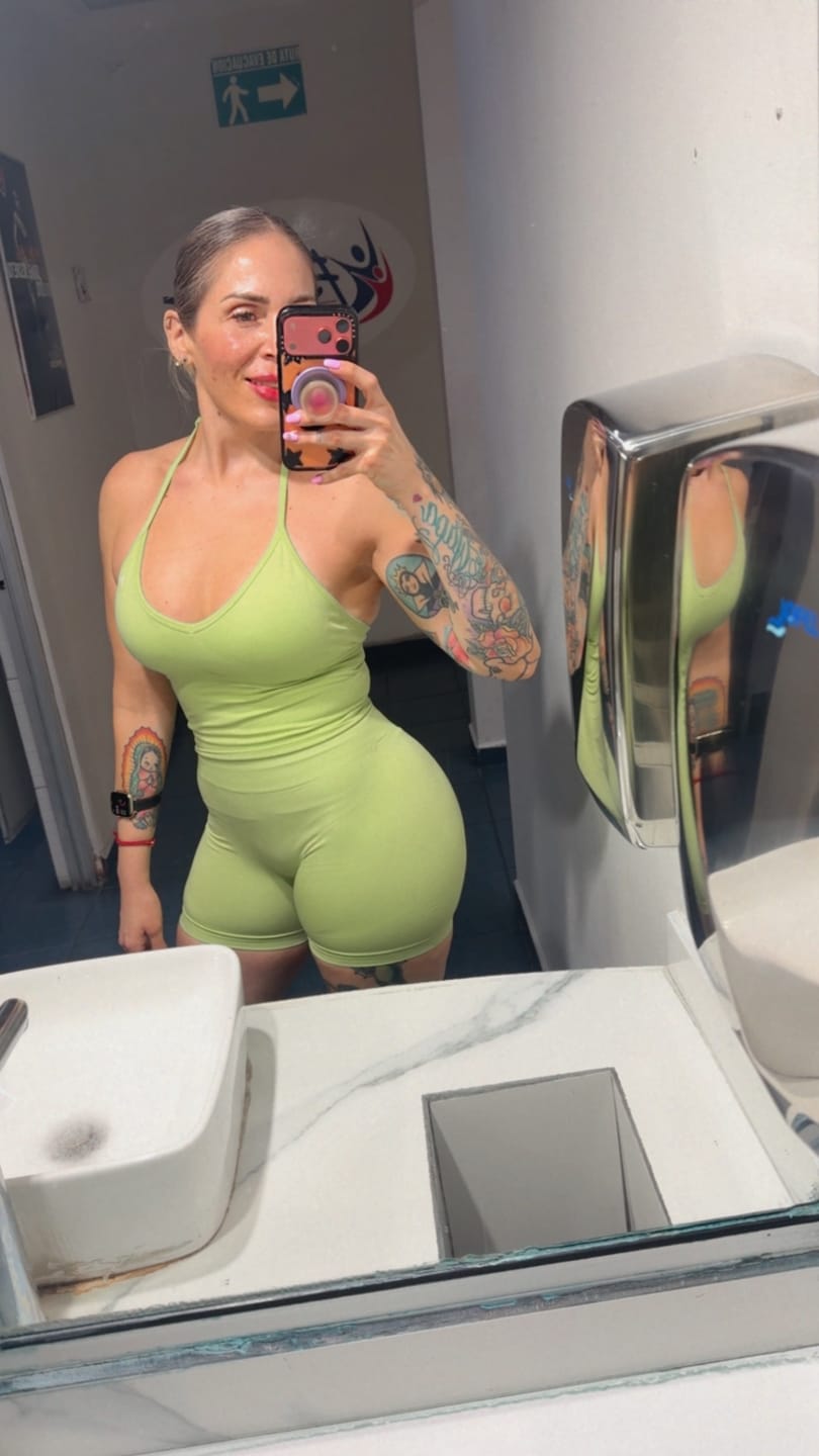 Customer photo review of W4347 Pulse Seamless Halter Tank