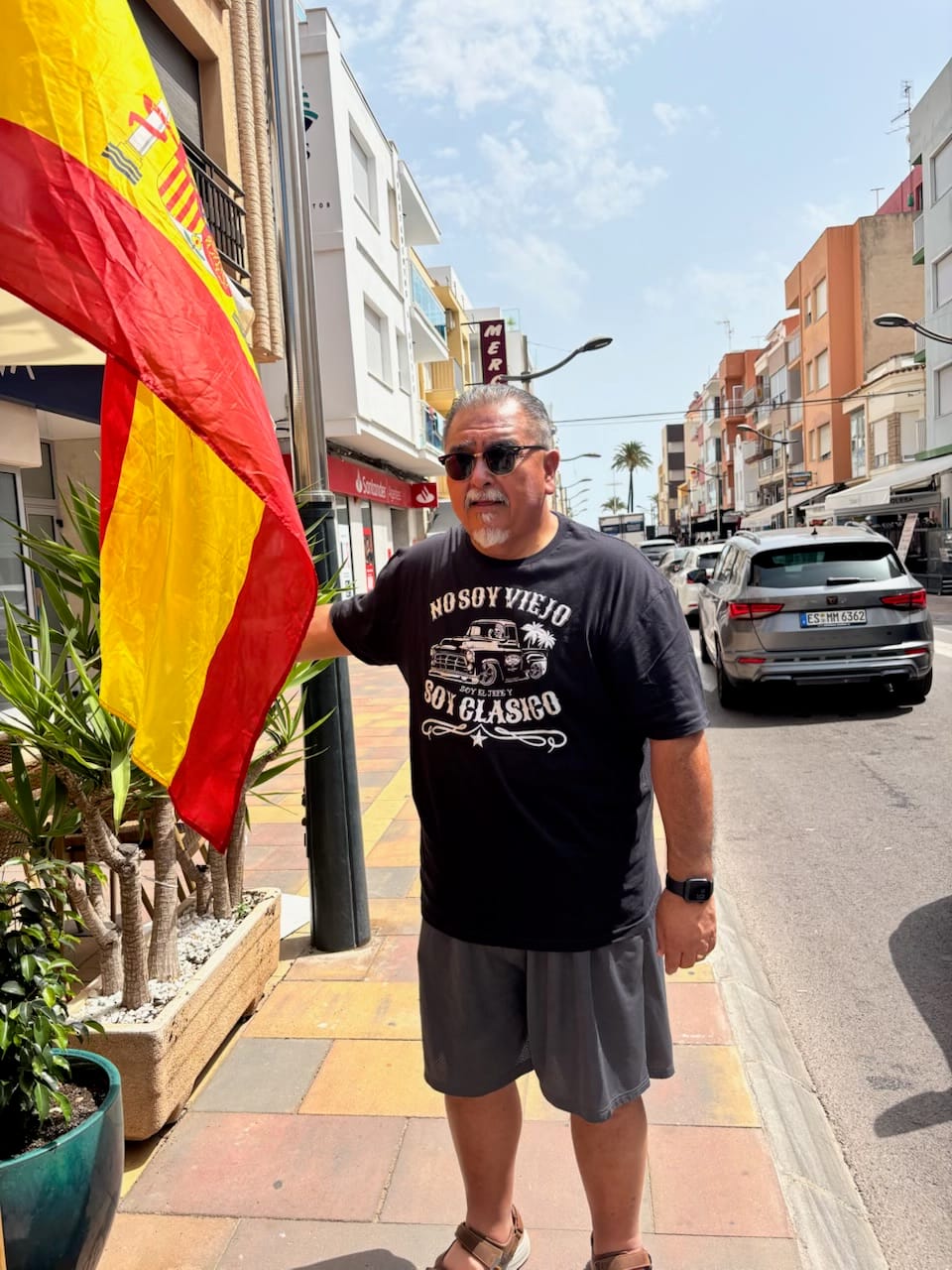 Customer photo review of The OG El Jefe Is Grilling Tshirt