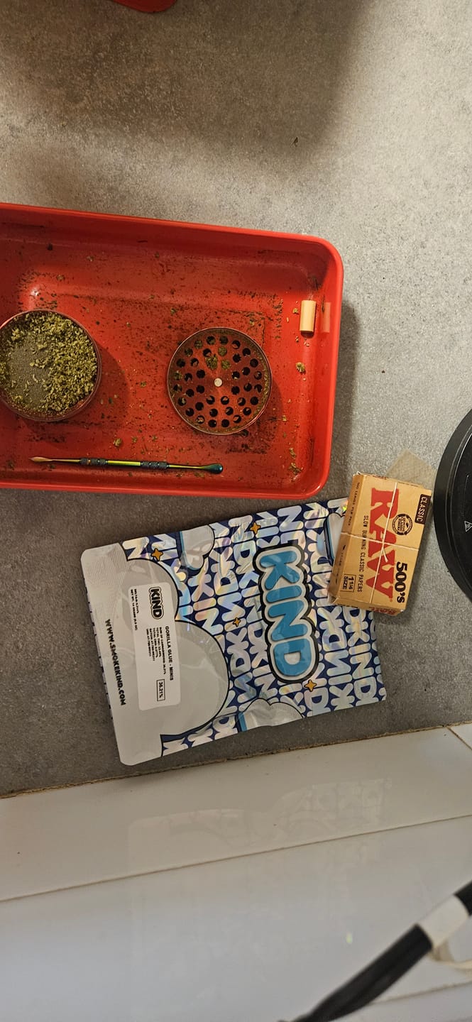 Customer photo review of Gorilla Glue - Minis - 14 Grams - Hybrid