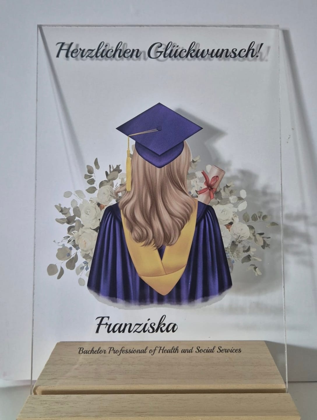 Customer photo review of Acrylglas - Abschluss (1 Frau) - personalisierbar