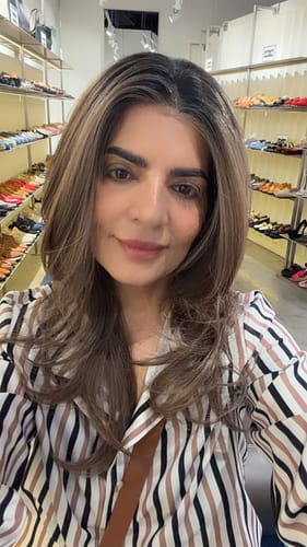 Customer photo review of JBEXTENSION 20 Inches Pine Cones Pre-Cut 13X6 Free Part Snowflake Lace Frontlace Glueless Wig MABEL PRO - PINE CONES【BENDY EAR TABS】