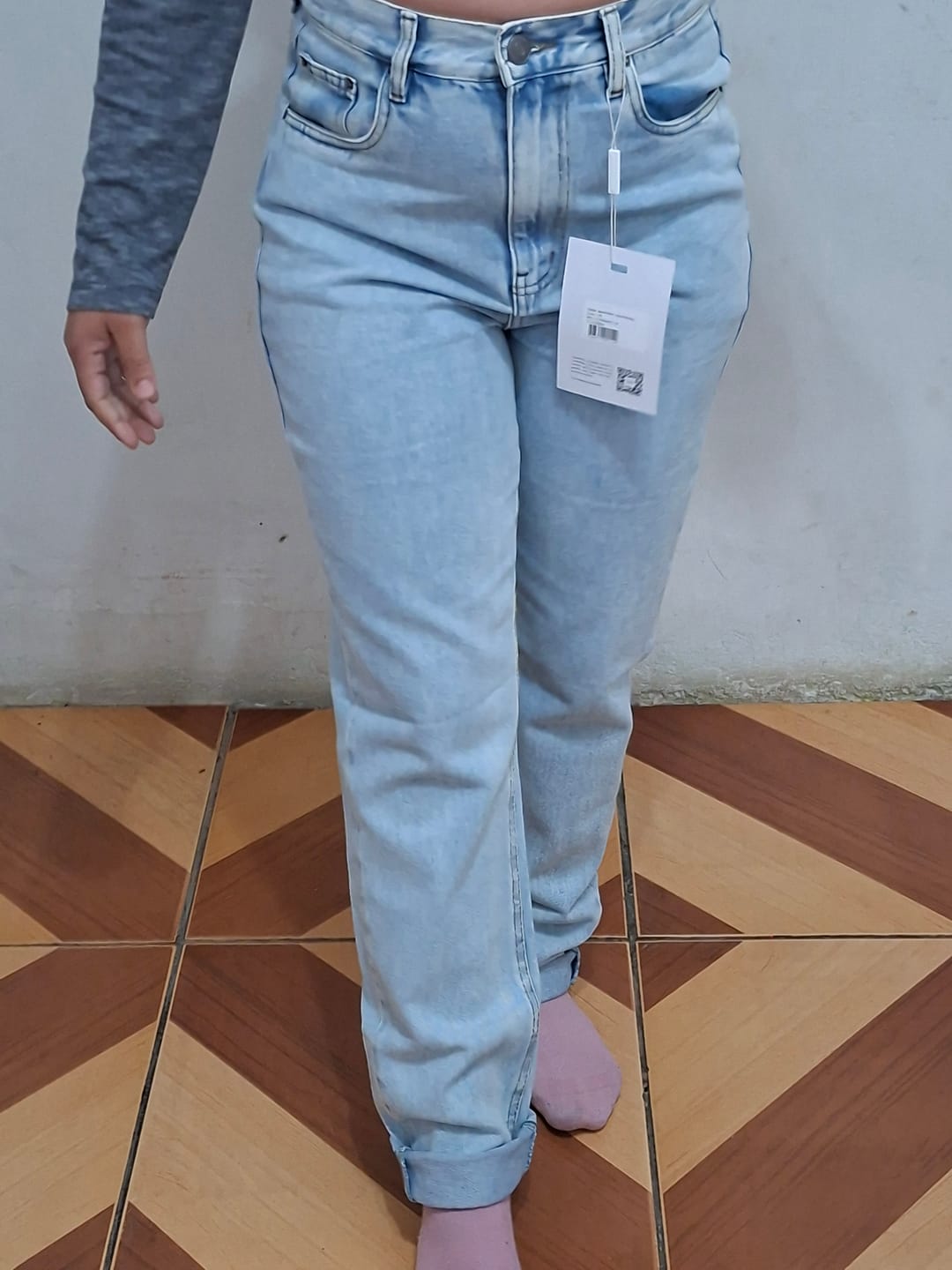Customer photo review of Calça Jeans Mom Jequitibá Azul Claro