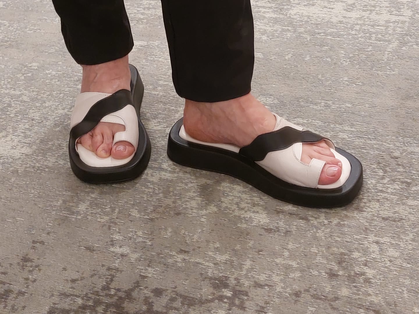 Customer photo review of "Galizia Slides in Black"