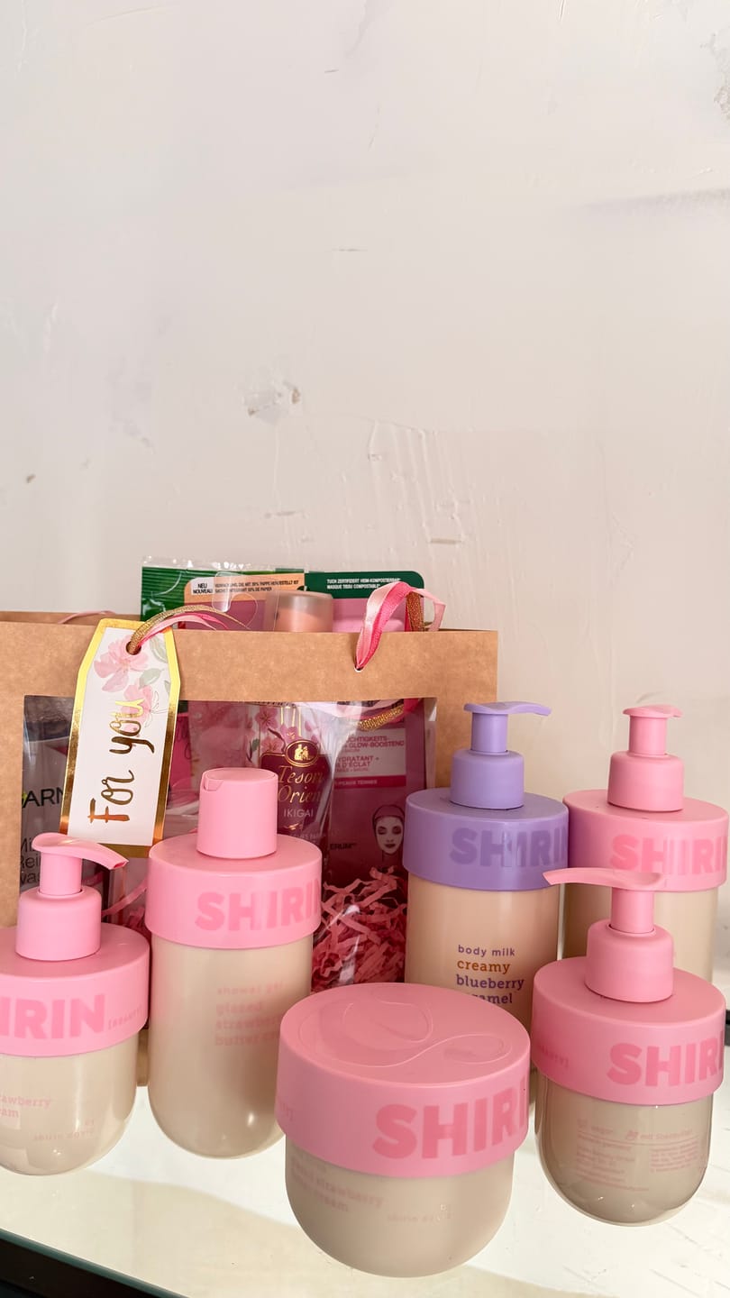 Customer photo review of Glow Girl Milk Set Glazed Strawberry Butter Cream