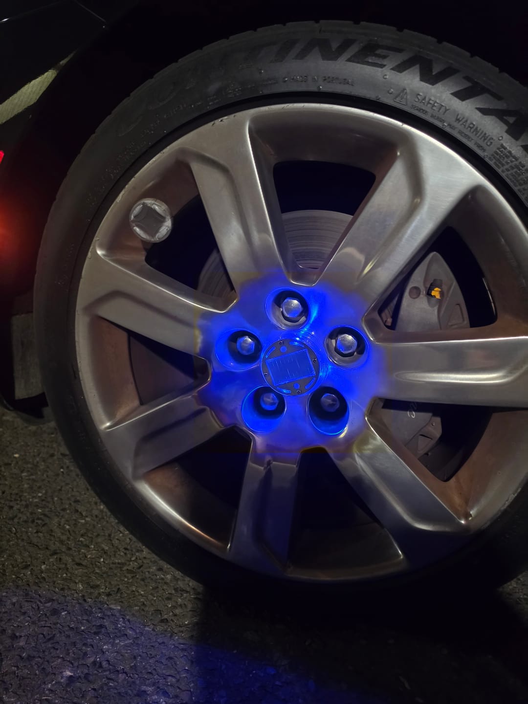 Customer photo review of 1/4pcs LED Light Solar Energy Flash Car Wheel Light Hub Bulb Tire Tyre Valve Cap Lamp